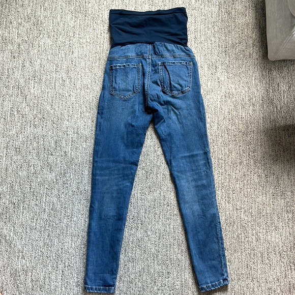 LED Maternity Jeans - Picture 4 of 5